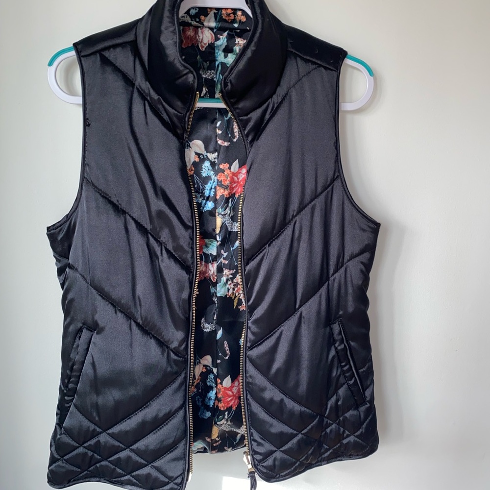 Kensie Black Floral Women's satin quilted puffer Vest reversible M